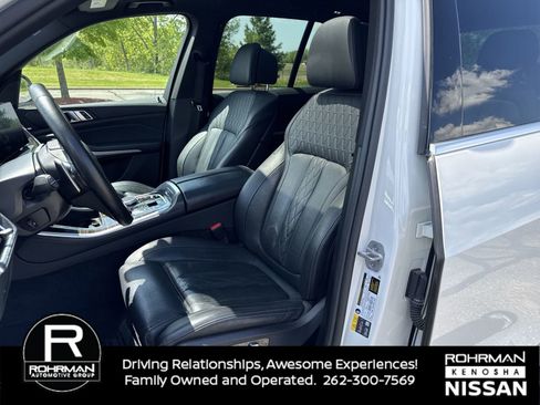 Used 2025 BMW X5 xDrive50e AWD/4WD image 12