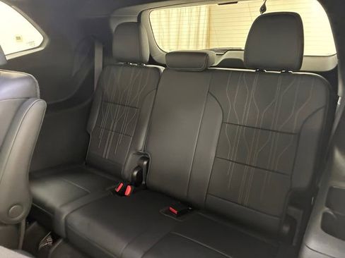 Certified 2025 Buick Enclave Avenir w/ Super Cruise Package image 18