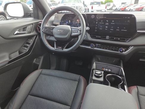 Used 2025 Chevrolet Equinox RS w/ Safety and Technology Package AWD/4WD image 32