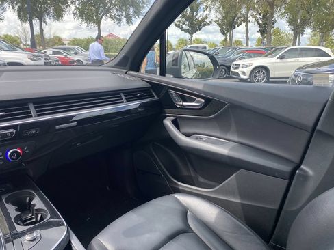Used 2017 Audi Q7 3.0T Premium Plus AWD/4WD image 4