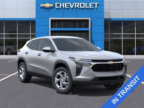 New 2026 Chevrolet Trax LS w/ LS Convenience Package FWD image 1