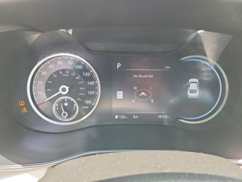 Used 2025 Genesis G70 2.5T RWD image 23