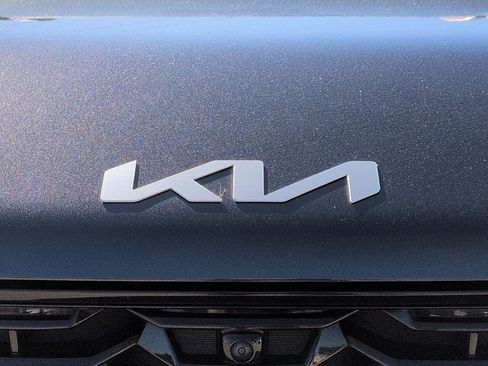 Used 2025 Kia Sorento SX image 5