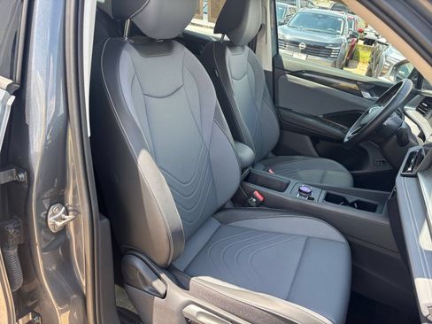 Used 2026 Volkswagen Tiguan SE AWD/4WD image 33