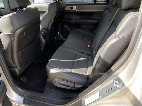 Used 2025 Hyundai Santa Fe SEL image 8