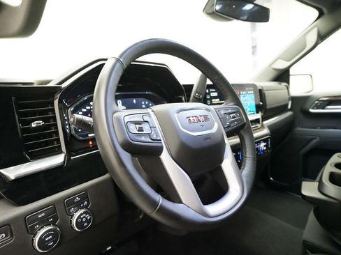 Used 2025 GMC Sierra 1500 Elevation AWD/4WD image 8