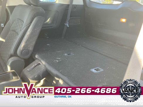 Used 2022 Nissan Pathfinder SV w/ SV Premium Package image 5