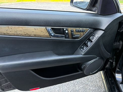 Used 2009 Mercedes-Benz C 63 AMG Sedan image 16