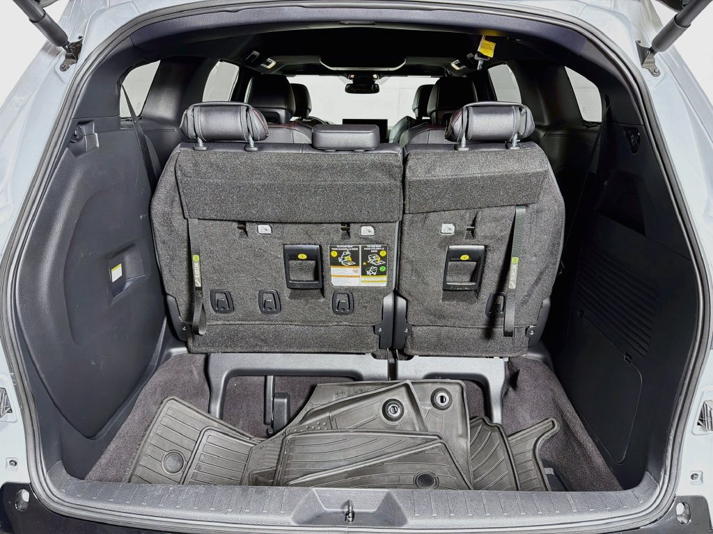 Used 2025 Toyota Sienna XSE w/ XSE Premium Package AWD/4WD image 27