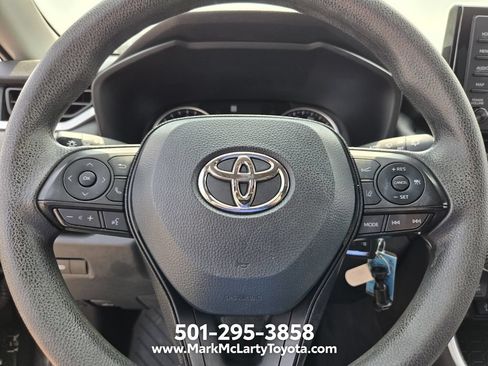 Used 2022 Toyota RAV4 LE AWD/4WD image 20