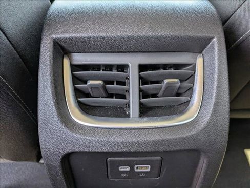Used 2025 Chevrolet Blazer LT FWD image 17