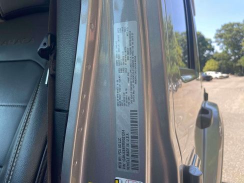Used 2021 Jeep Wrangler Unlimited Sahara AWD/4WD image 17
