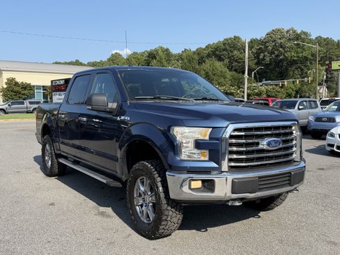 Used 2017 Ford F150 XLT w/ Equipment Group 302A Luxury AWD/4WD image 4