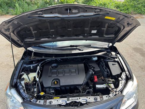 Used 2013 Toyota Corolla LE FWD image 37