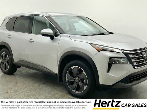 Used 2025 Nissan Rogue SV image 1