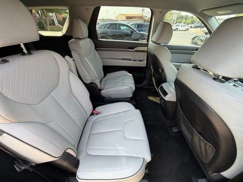 Used 2024 Hyundai Palisade SEL FWD image 5