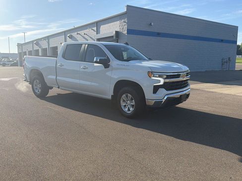 Used 2025 Chevrolet Silverado 1500 LT w/ Work Truck Package AWD/4WD image 7