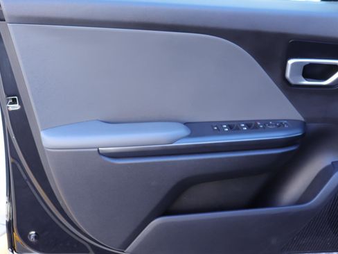 Used 2025 Kia K4 LXS image 11