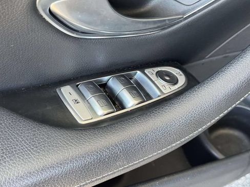 Used 2022 Mercedes-Benz E 350 4MATIC Sedan image 21