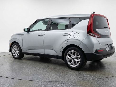 Used 2025 Kia Soul LX w/ LX Technology Package FWD image 6