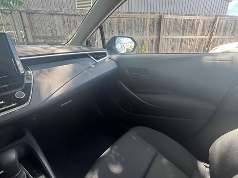 Used 2025 Toyota Corolla LE FWD image 32