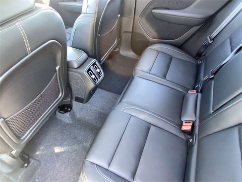 New 2025 Volvo XC40 B5 Core w/ Protection Package Premier image 18