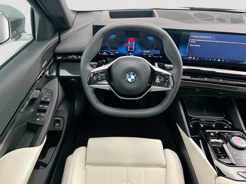 Certified 2025 BMW 530i w/ Premium Package RWD image 10