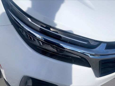Used 2024 Chevrolet Equinox LT FWD image 28