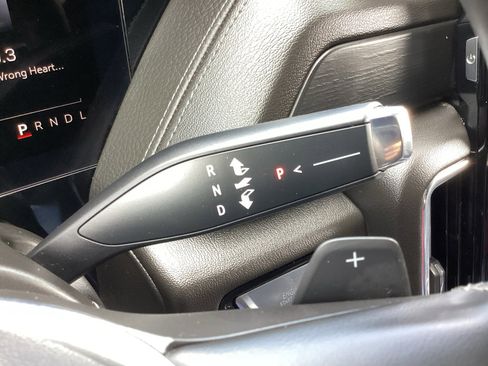 Used 2025 GMC Yukon Denali AWD/4WD image 23