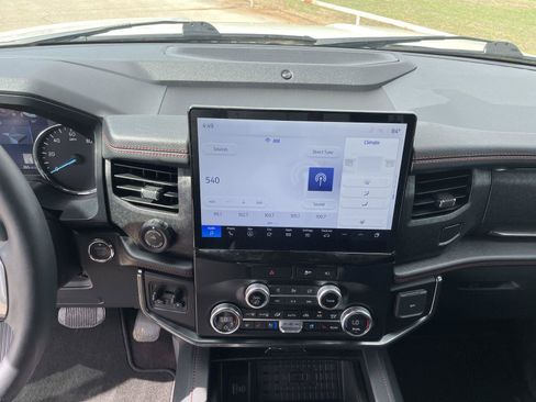 Used 2023 Ford Expedition Limited AWD/4WD image 16