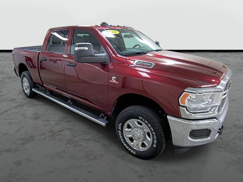 Used 2024 RAM 3500 Tradesman w/ Chrome Appearance Group AWD/4WD image 5