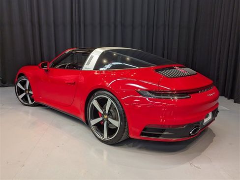 Certified 2022 Porsche 911 Targa 4S w/ Premium Package image 3
