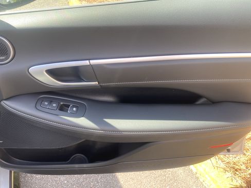 New 2025 Hyundai Sonata Limited image 18