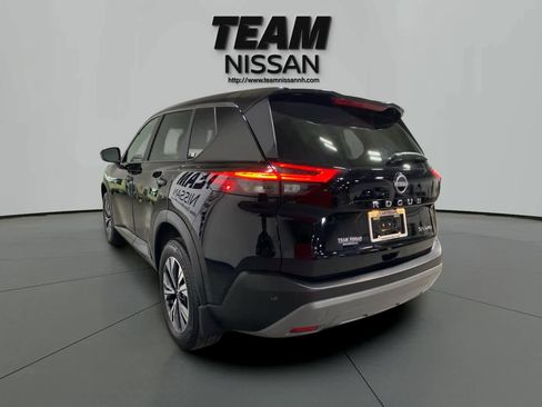 Used 2023 Nissan Rogue SV image 4
