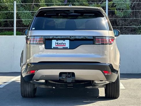 New 2025 Land Rover Discovery Dynamic SE image 4