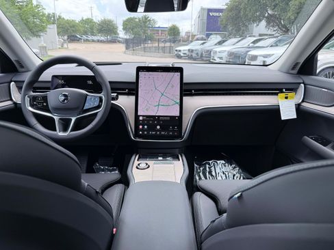 New 2026 Volvo EX90 Plus AWD/4WD image 17