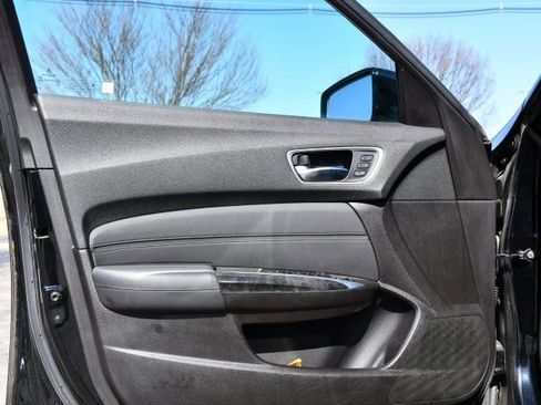 Used 2018 Acura TLX image 11