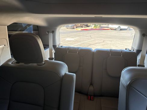 Certified 2024 Lincoln Aviator AWD w/ Premium Package image 19