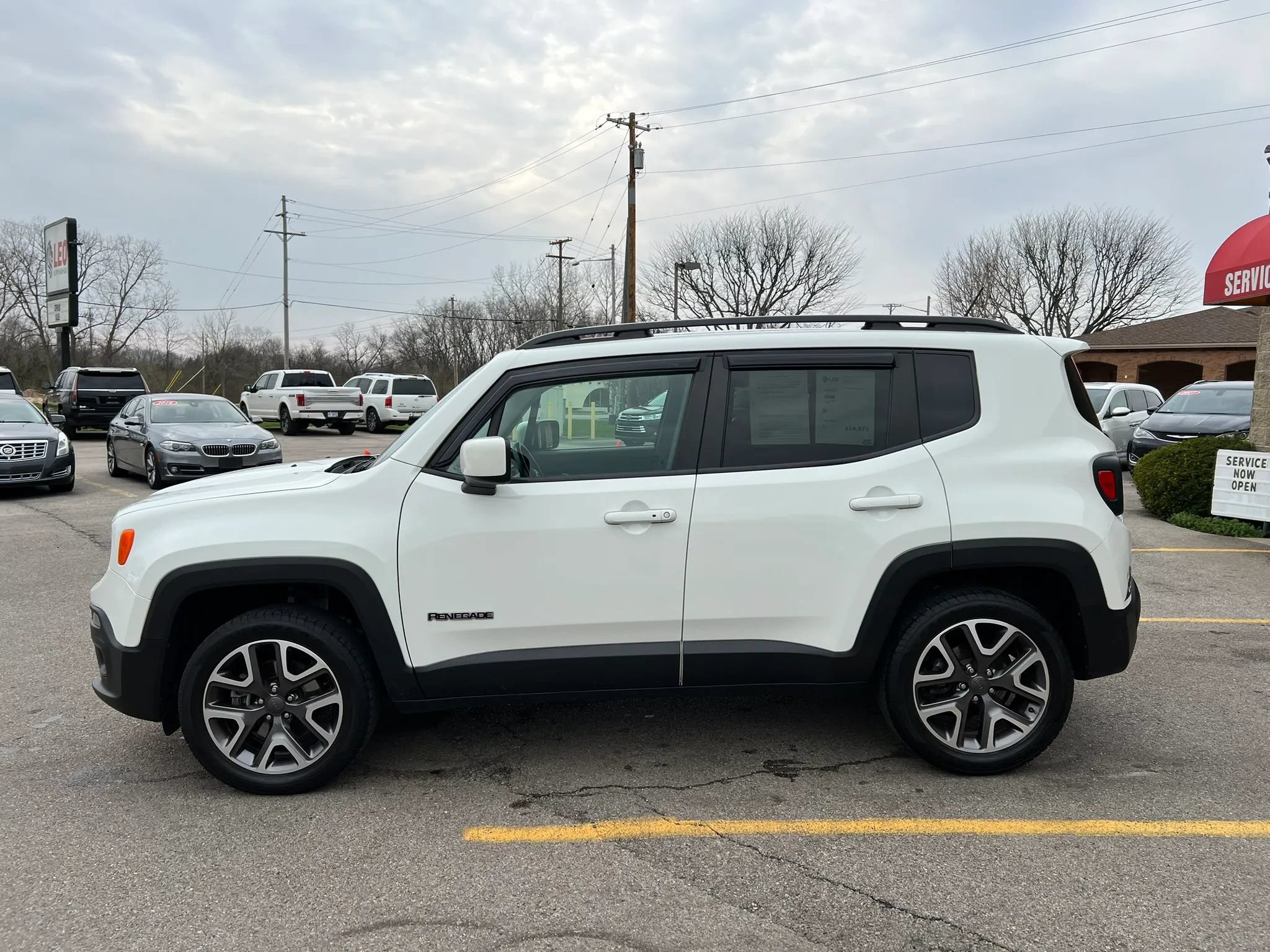 Used 2017 Jeep Renegade Latitude w/ Cold Weather Group AWD/4WD image 8