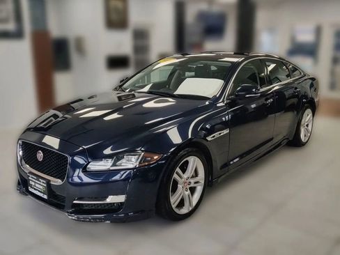 Used 2016 Jaguar XJ image 1