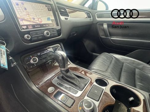 Used 2015 Volkswagen Touareg VR6 AWD/4WD image 32