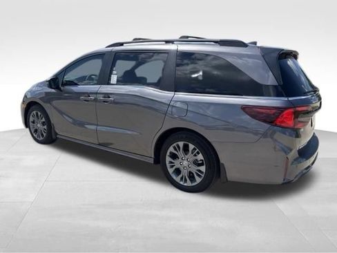 Used 2026 Honda Odyssey Touring image 3