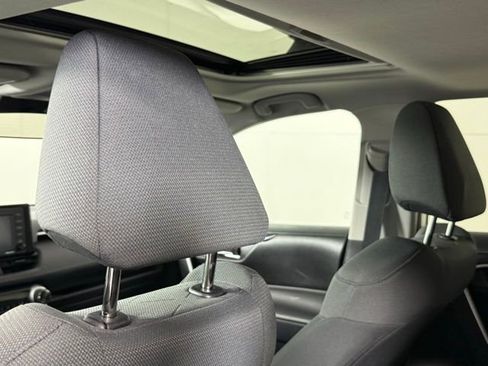 Used 2022 Toyota RAV4 XLE w/ Convenience Package image 22