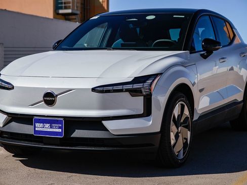 New 2026 Volvo EX30 Plus image 3