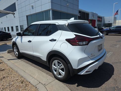 Used 2025 Nissan Kicks Play S FWD image 4