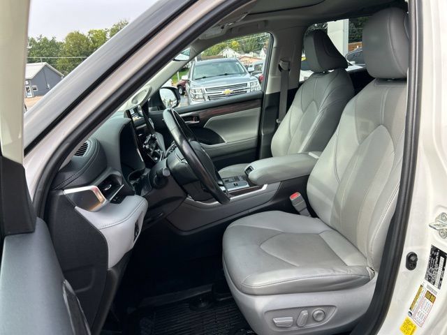 Used 2021 Toyota Highlander Limited AWD/4WD image 37
