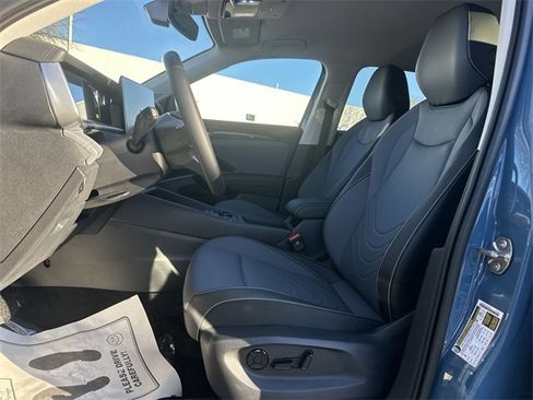 New 2026 Volkswagen Tiguan SE image 12