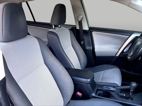 Used 2014 Toyota RAV4 LE FWD image 8