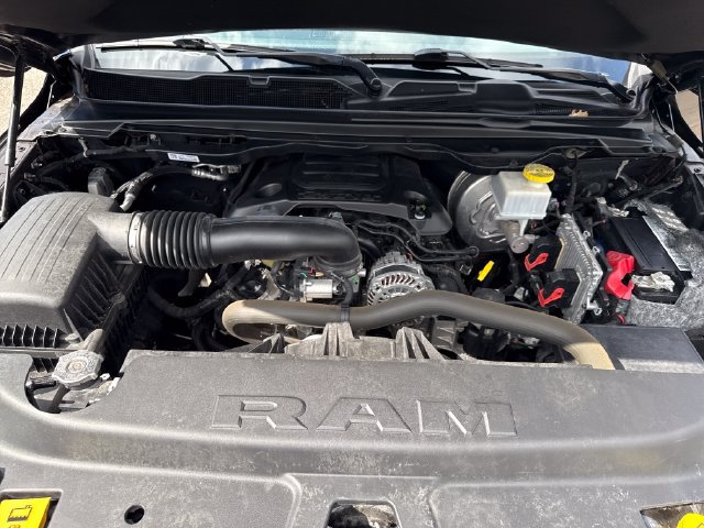 Used 2019 RAM 1500 4x4 Crew Cab image 27