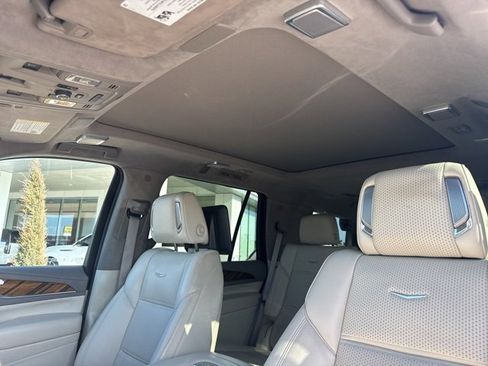 Used 2022 Cadillac Escalade Premium Luxury Platinum image 29